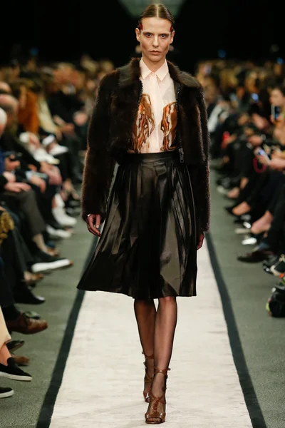 Look 38